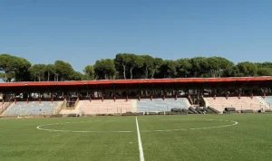 Büyükşehir’den Ödemiş Saraçoğlu Stadı’na yepyeni zemin