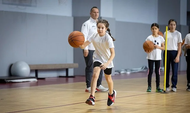 Konak Belediyesi’nin Kış Spor Okullarında kayıt heyecanı devam ediyor