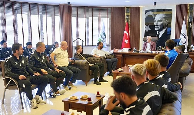Burhaniye Belediyespor Futbol A Takımı’ndan Başkan Deveciler’e Ziyaret