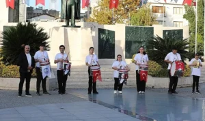 Efes Selçuk’ta Engel Tanımayan Gençlerden Cumhuriyet Coşkusu