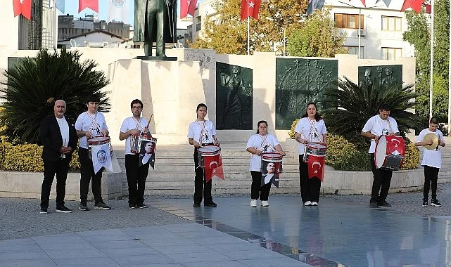Efes Selçuk’ta Engel Tanımayan Gençlerden Cumhuriyet Coşkusu