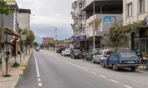 İzmir’in en uzak yolu yenilendi